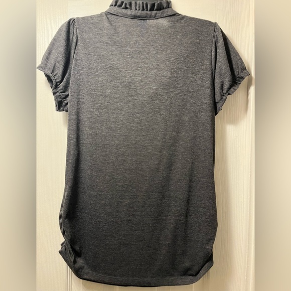 Gray short sleeve blouse with ruffles and cinched sides - Picture 2 of 3